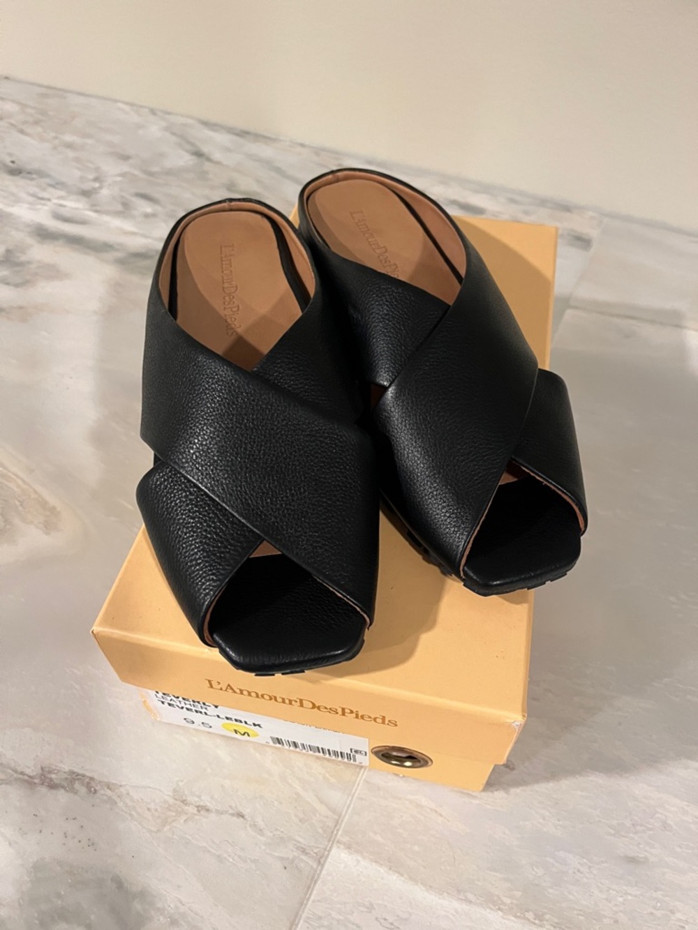 L’Amour Des Pieds Black Lamb Leather slides